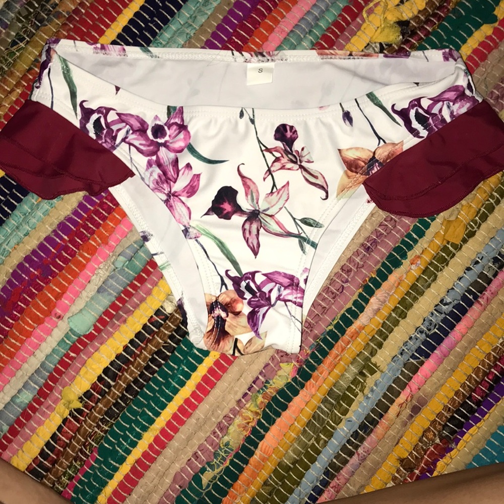 Bathing suit never worn! - Picture 2 of 4
